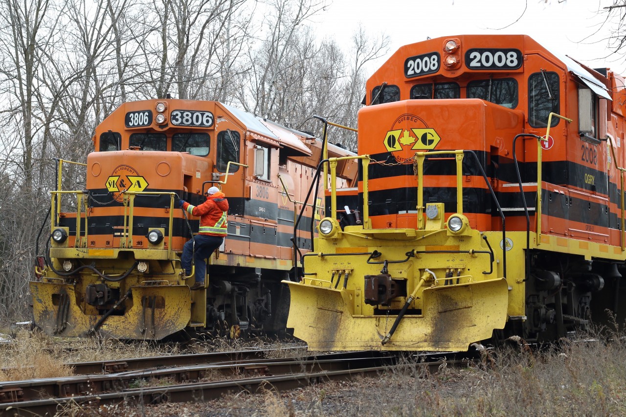 The year 2016 has thrown many challenges at the GEXR as far as motive power goes. The scene here at Guelph makes one wonder "who's railroad is this?" There is no home power visible here this day as train 580 pulls into the yard with borrowed QGRY GP38 2008 in charge. Behind 580 is train 582 out of Preston with borrowed SLR GP40X slug set 3806/806 filling in for ailing and borrowed QGRY GP35 2500. The crew of 582 have just started up the GP40X and will now go grab 580s train and bring it into the yard before 580 heads back to Guelph with cars lifted from 582.