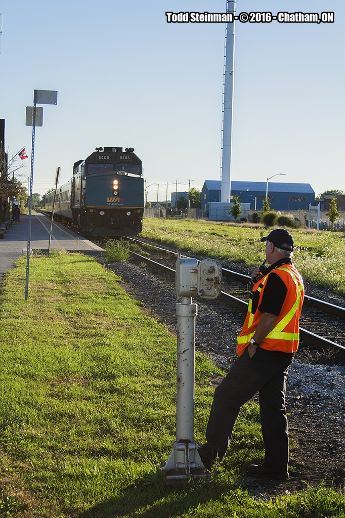 Departure is imminent, as VIA 6408 is on the head of tonight's train 78. Interesting move here - a conductor is controlling the signals and barriers to both Queen and William Street crossings, allowing traffic to cross at "rush hour" in Chatham.
