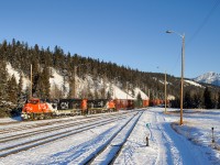 A pair of frosty GEs (ES44AC 2962 and C44-9WL 2503) pull into the east end of the yard in Jasper with Gary, IN - Prince George, BC train M347. The temperature was hovering around -30 when this guy pulled in, brrrrr!