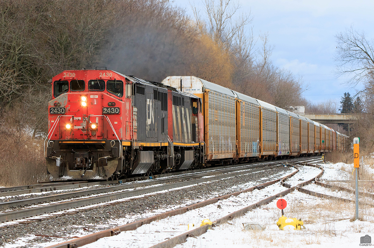 M371 slowly comes to a stop as it awaits on M384 to cross over from the north to the south at Copetown west.