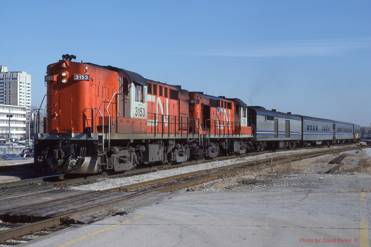VIA No 73 arrives at London Ontario with all Tempo equipment