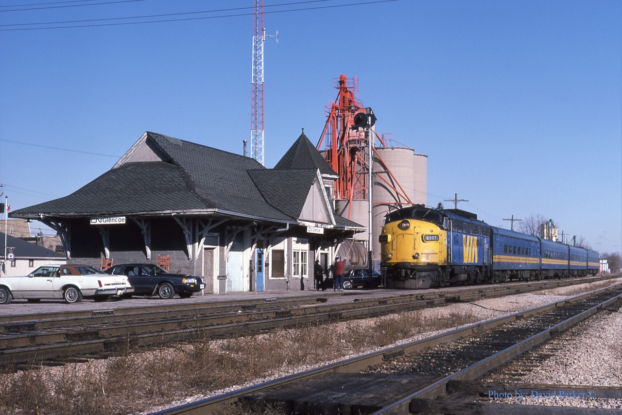 The Operator at Glencoe hoops up the orders for No 71