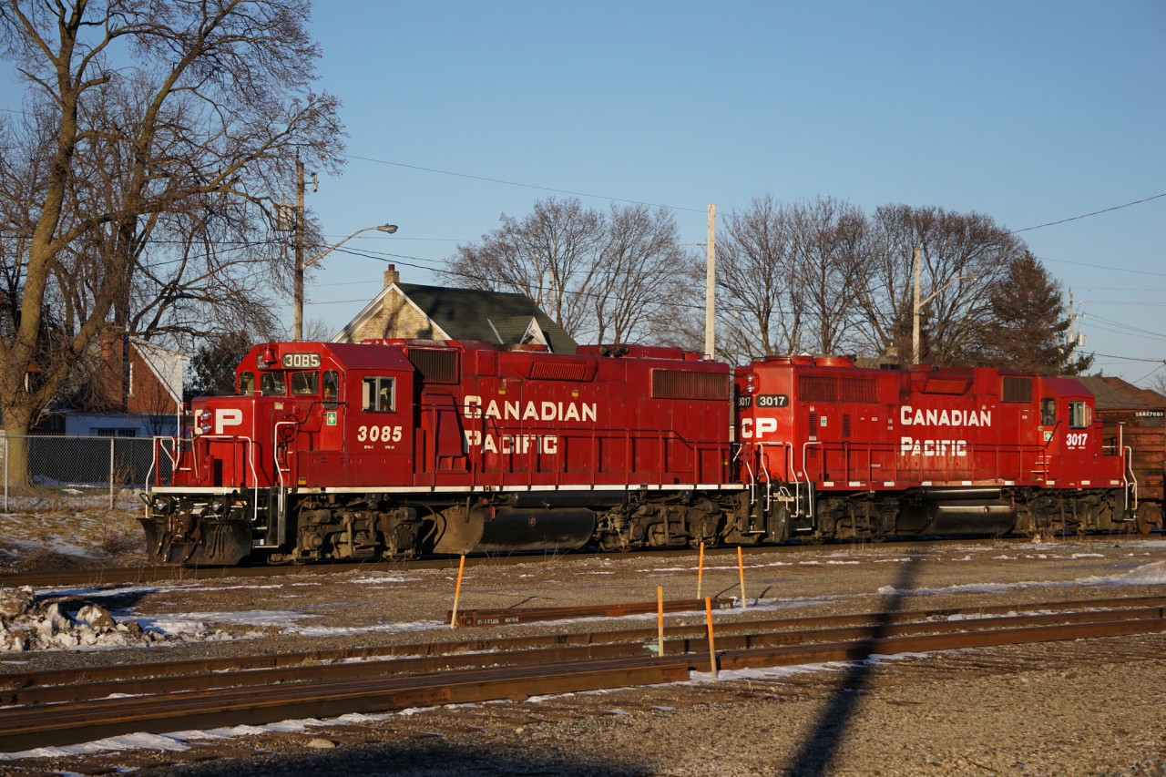 T69 has finished switching Galt yard and is ready to head back westbound.