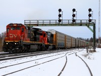 New years eve. Before all the partying begins, one last trip out to shoot some trains was necessary. After shooting a few CPs, I headed over to Paris to bag a few westbounds (385 371). 371 appeared first, with a pretty cool lashup in today's standards. 