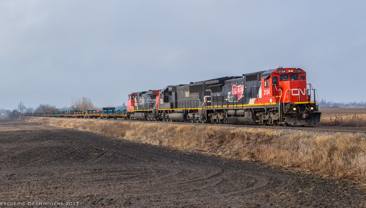 After working in Sarnia for a few hours earlier in the day, 509 heads back East towards London with a great trio on the point.

CN 2124, IC 1010, CN 2503 

1230hrs