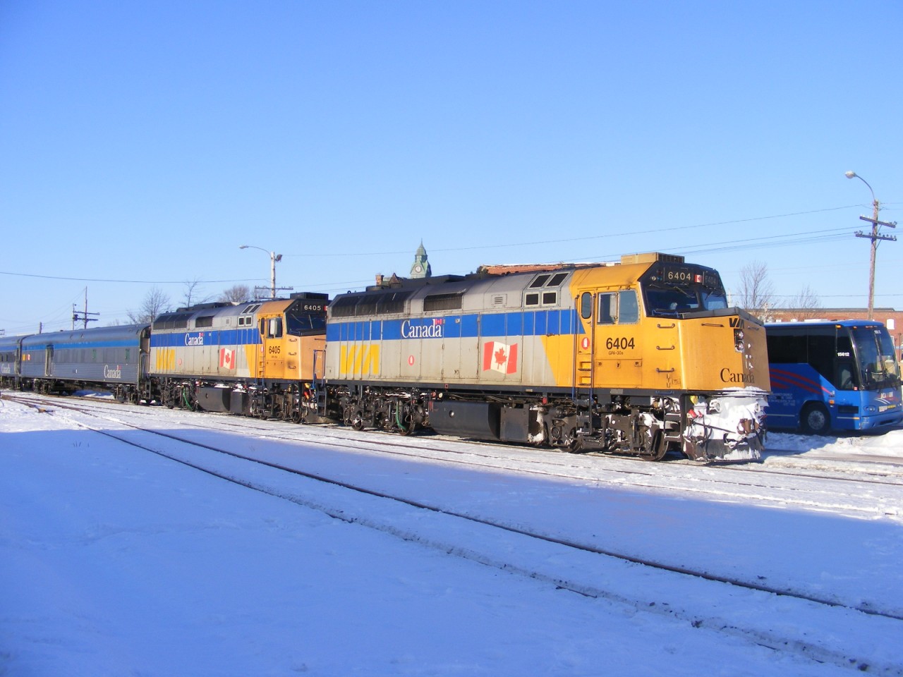 VIA rail #14 pushes it's train back to Moncton to get turned around after CN train 407 had a derailment on the Springhill Sub