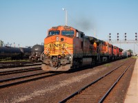 More BNSF leading the way, this time eastbound past the station at Sarnia with BNSF 4044, BNSF 5423 and three CN SD40-2W's 5280, 5301 and and 5277. 