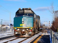 Via 6410 pulling LRC cars coming from Québec City arriving Via Station St-Lambert  on Via route 37 going  to Montréal and Ottawa and Fallowfield    to Answer Driver 8666 CN-401 pick up at Ultramar and sometime in Southwark yard  CNSD60F cabs SD-70 photo id -27938 