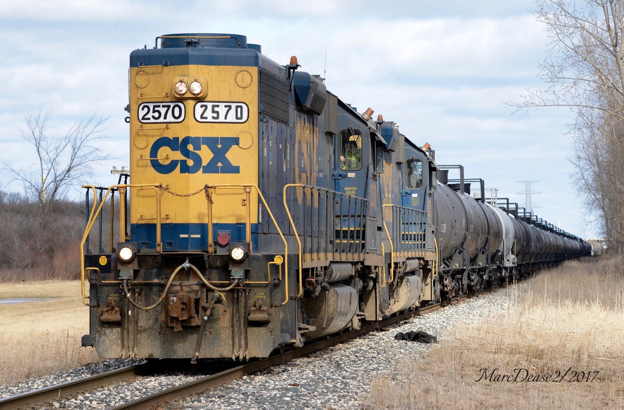 CSX 2570 with 2757 head for home after making a switch at Sarnia's CN Yard.