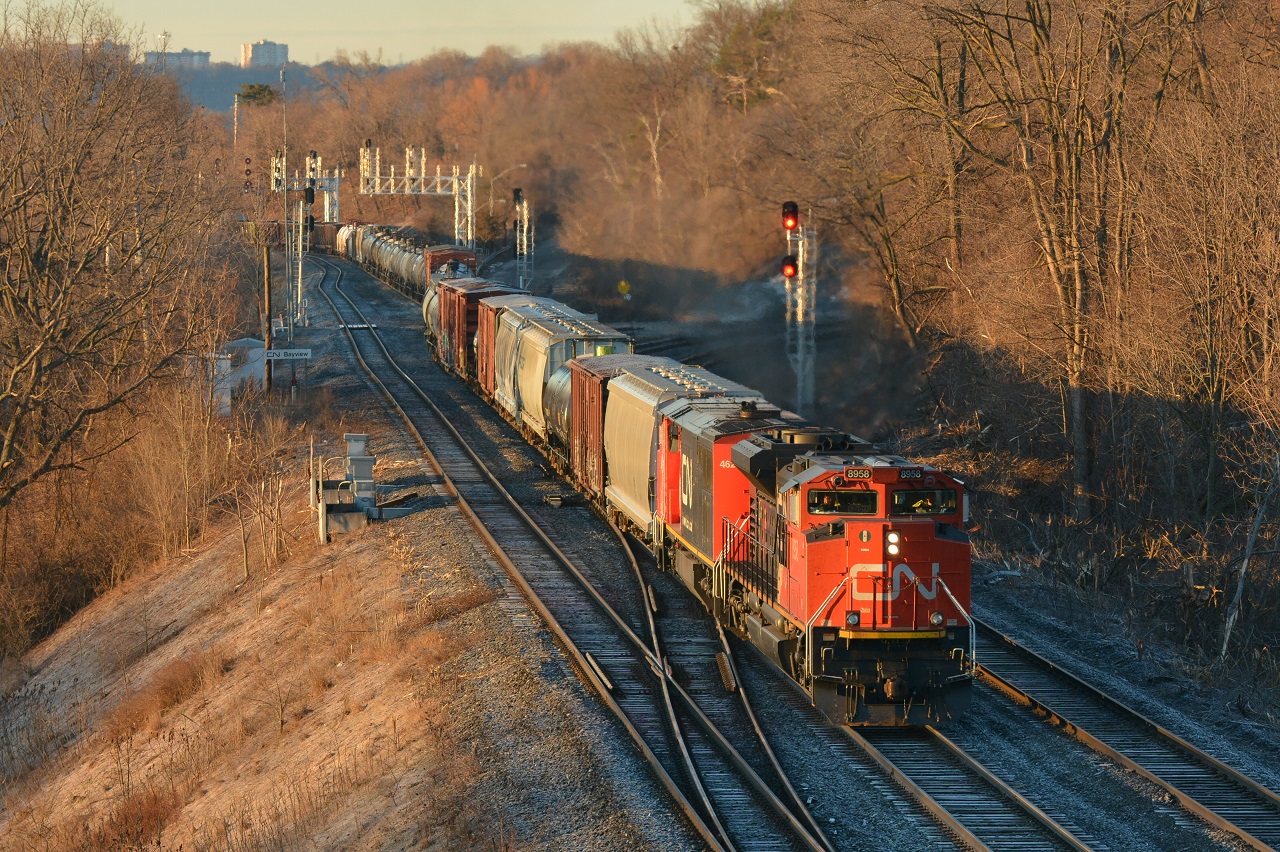 The early bird gets the worm as some may call it as it's just nearly 0730 and the first EB of the day, L524, heads East through Bayview Jct. Within 2 hours another 4 freights would navigate the Oakville Sub leaving the rest of family day rather dead. Not always do most of the day's trains run early, but when they do, waking up pays off!