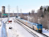 Every Sunday VIA 633 (which runs from Montreal to Ottawa on weekends only, during the week VIA 33 runs from Quebec City to Ottawa via Montreal) has an extra trainset on the rear, which makes for some interesting consists. Here VIA 633 has a bit of everything: VIA 6452, 2 LRC cars, 2 stainless steel cars, VIA 917, 5 LRC cars (including two wrapped for Canada's 150th anniversary: VIA 3359 & VIA 3351) and VIA 900 bringing up the rear.