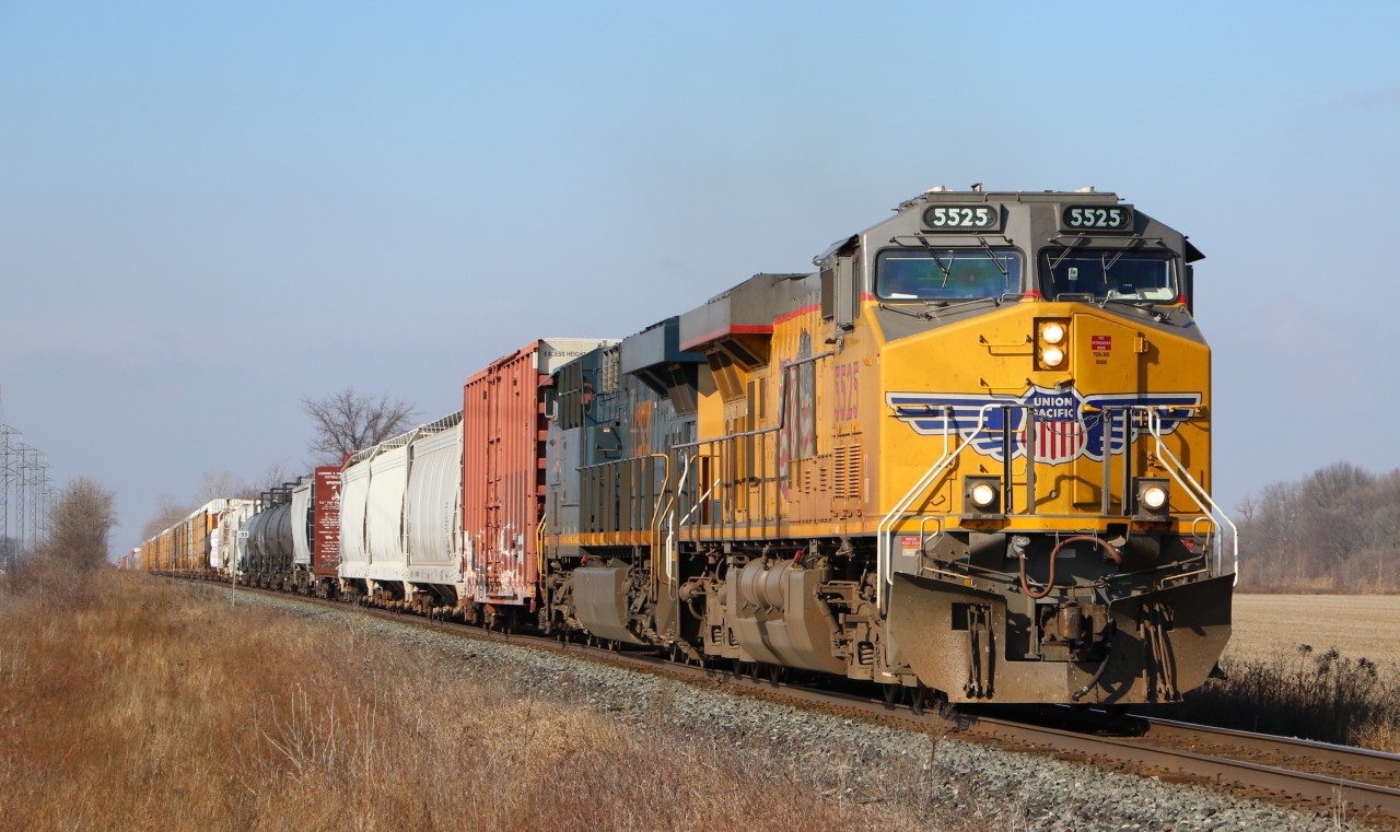UP 5525 is eastbound in Puce, Ontario with CP 240.