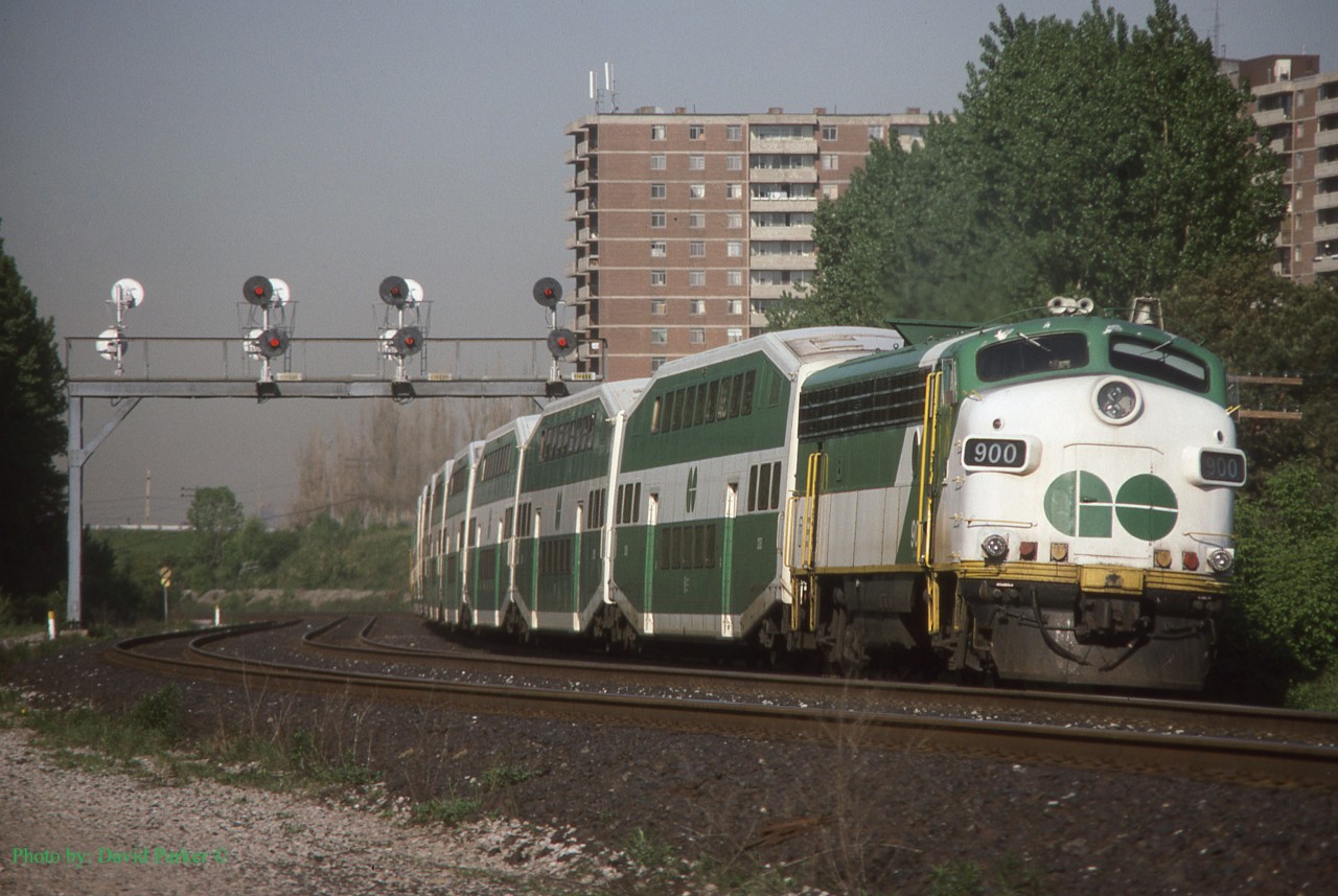 A Westbound GO Train negotiates the S-Curve just West of Scarborough Golf Club Rd on May 30th 1988 with APCU 900 on the rear.