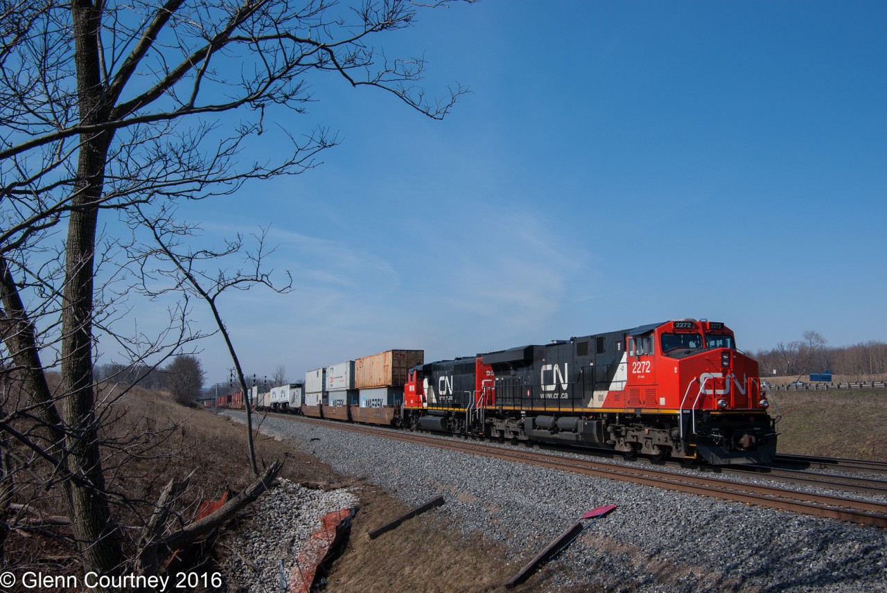 CN 2272 leads Chicago - Toronto train #148 through Snake on the Oakville Sub.