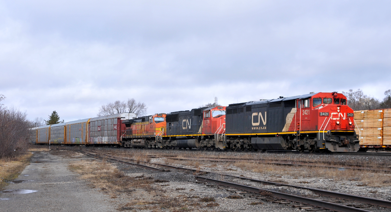 CN 2421, CN 5776, and BNSF 5426 lead 129 cars through Brantford on CN 394. It's been nice to see the odd foreign engine making it through to Toronto on CN the last several months