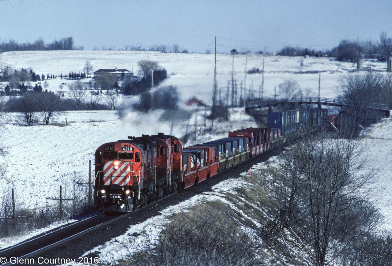 Ho hum! A trio of C-424s on a doublestack train. I probably wasn't that blase about it but amazingly enough CPR could be counted on to produce trains like this on a regular basis in 1995.