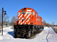 <b>This is the end...</b> After years of continuous deterioration (and neglect), the city of Farnham has announced that M636 CP 4723 has been sold to a scrapper and will be cut up on site shortly. I've been visiting Farnham and photographing this engine since 2005 and I will be sad to see it go. I visited Farnham this weekend to photograph it one last time.