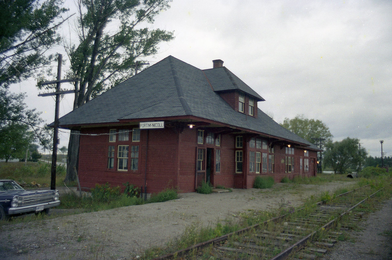 This station, now long gone, was once a popular starting point with the passengers of the CP lake steamers that operated between Port McNicoll and Fort William, up on Lake Superior.
For those of you interested in facilities of the CP across Canada, such as coaling towers, roundhouses, section houses, bridges, turntables and of course, Stations, a "must have" book by John Riddell. titled 'CP Facilities Vol 3' has just been released by Morning Sun books. It features this image, as well as many others taken by rail photographers right across the country.