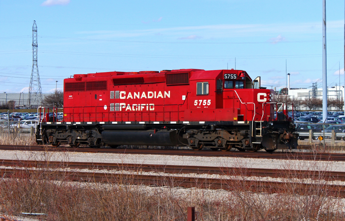 Another fallen soldier has turned its last wheel on CP as it sits in the Oshawa transfer. 5755 will be lifted by 546 this week and will be forwarded to K&K recycling for scrap.
