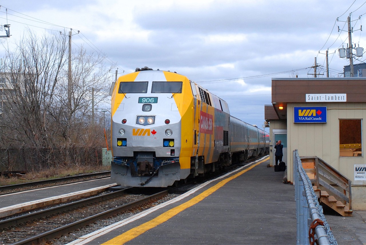 Via 906 a EPA-42-A wrap with logo Canada 150 Via route 37 going to Montréal arrive in St-Lambert Via Station on time