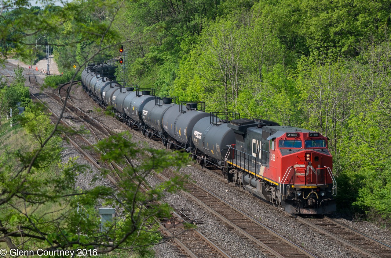 CN C40-8W 2188, a former Santa Fe unit, leads an eastbound off the Dundas Sub and on to the Oakville Sub at Bayview.