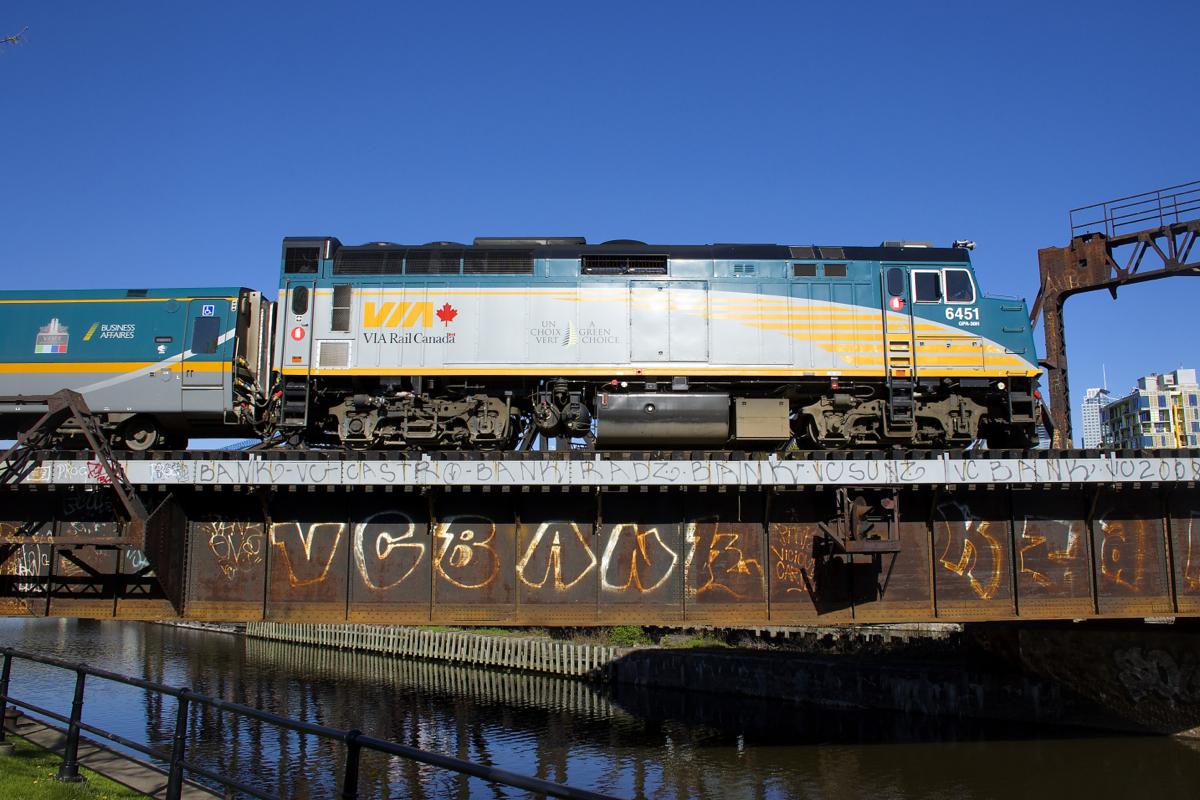VIA 6451 leads VIA 33 over the Lachine Canal.