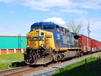  CSX-483 a AC-44-w  coming from US on route 529 with a small convoy going to Taschereau yard Montréal photo taken at Cannon div.near the gateway tha cross over others track 