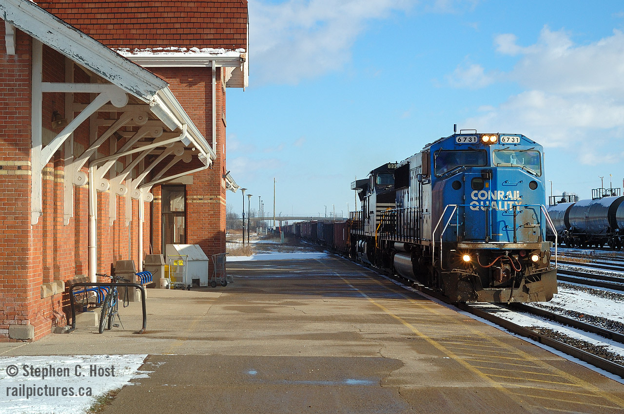 Where was young Bishop when this train ran from Nanticoke to Paris on the Southern Ontario Railway? And after a re-crew at Paris, the train continued west and I happened to be in Sarnia for what turned out to be a very interesting and rarely seen leader out this way.
If memory serves me, this train had a symbol like 725, and a few of these managed to run from Stelco Nanticoke to somewhere down in the US (Ohio?) for a customer. There was only about four of these unit Steel trains from what I recall but I stand to be corrected. Thanks for anyone who can add their notes to this.