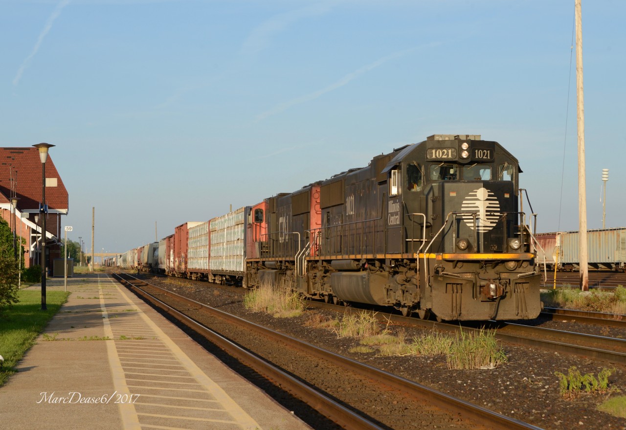 A little extra sunshine in June gives me a chance to shoot train 505 and I was pleasantly surprised when IC 1021 was leading.