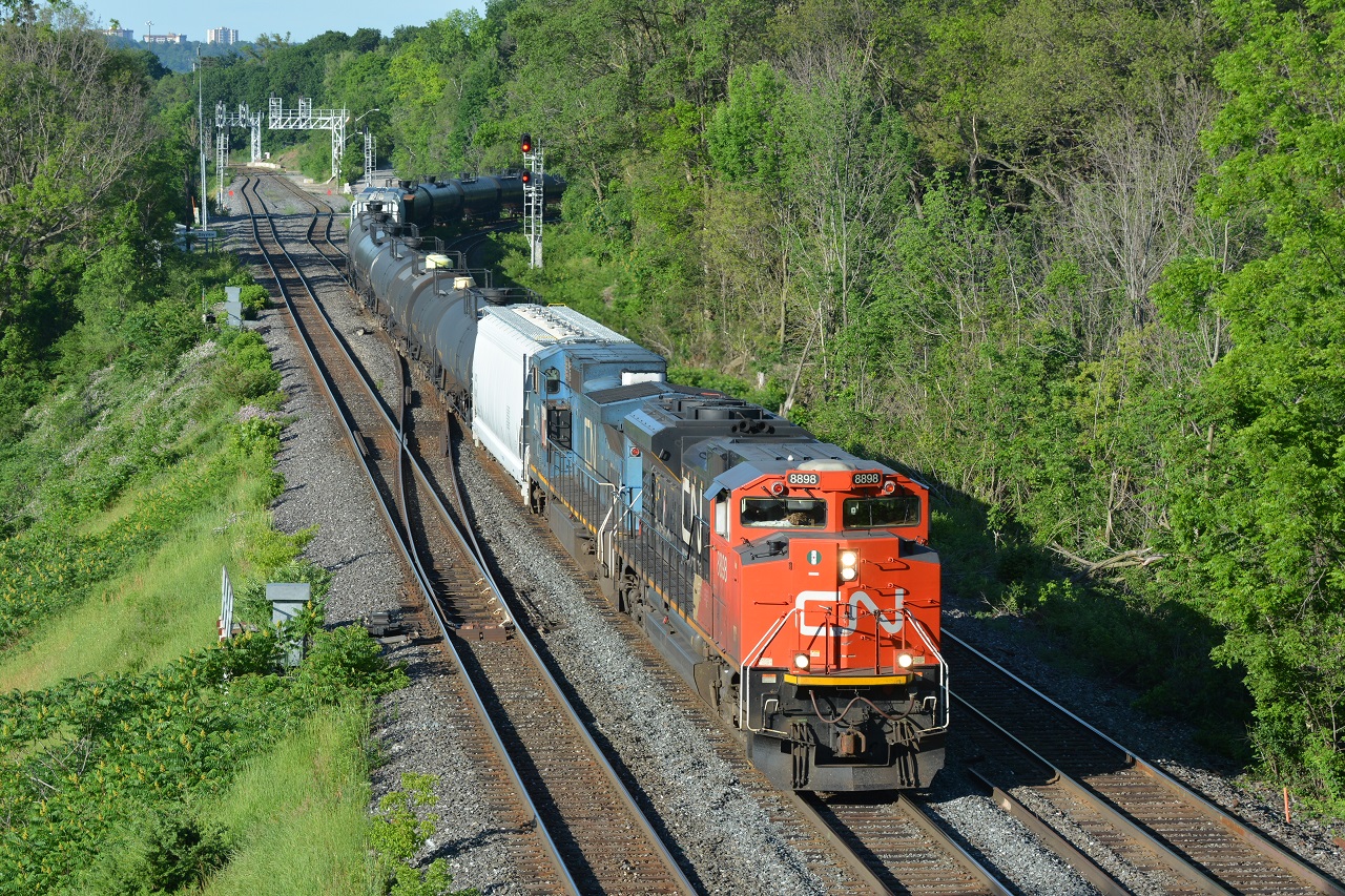 Soon after CN M384, M394 glides down the hill with IC 2462 trailing on to the Oakville Sub for the many of fans on the walk bridge for the annual Bayview Meet. It was great seeing everyone who could make it out and those that were lucky enough to get the 2 eastbounds in perfect morning light :) 

Has there been a total visitor calculation this year?