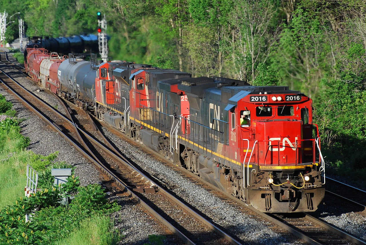 Those that got to Bayview bright and early this morning were rewarded with a standard cab C40-8 leading CN 384.  It was nice to see such a big crowd on the bridge this morning.