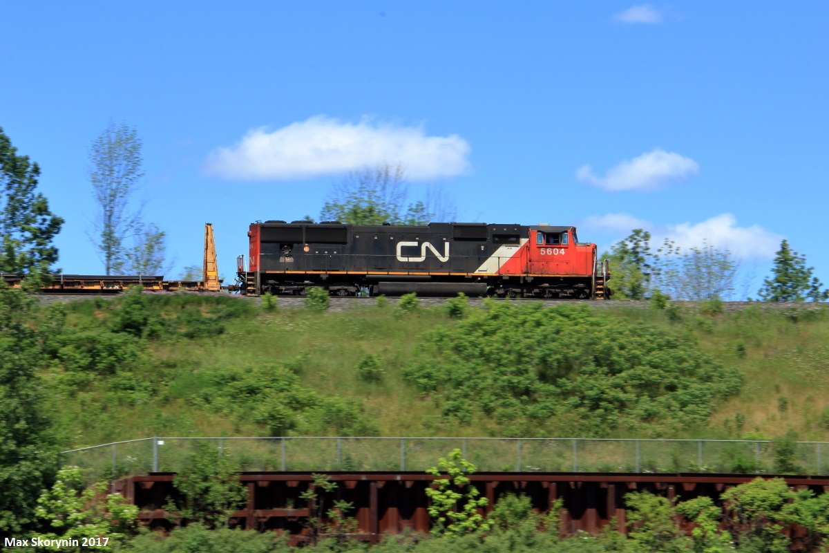 A solo SD70I leads a fairly short L562 eastbound past Bayview Jct. Usually this train terminates in Hamilton, however today it came out further east and continued to Aldershot Yard where it terminated.
