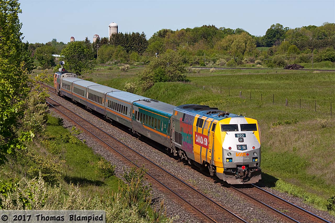Over the years, very little has changed in this classic scene. Only the top-and-tail Canada 150 P42s indicate that this shot is from 2017.