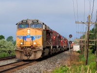 Entering the CTC portion of the Mactier Sub at the north end of Bolton, 420 rolls along by with 47 cars on the drawbar for Toronto yard.
UP 5551, CP 9824, 9826, CEFX 1047, CP 6610, 9820
