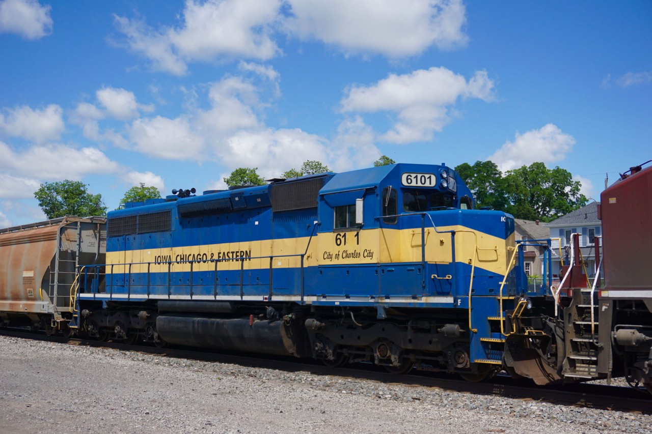 Final Farewell.
ICE 6101 is passing through Cambridge on it's way to K&K Recycling in Pickering.