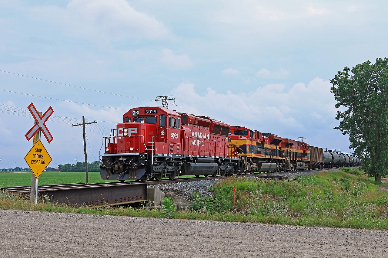 CP 5039, with helpers KCS 4193 and KCS 4768, is in charge of train 650 at mile 76.1 on the CP's Windsor Sub.