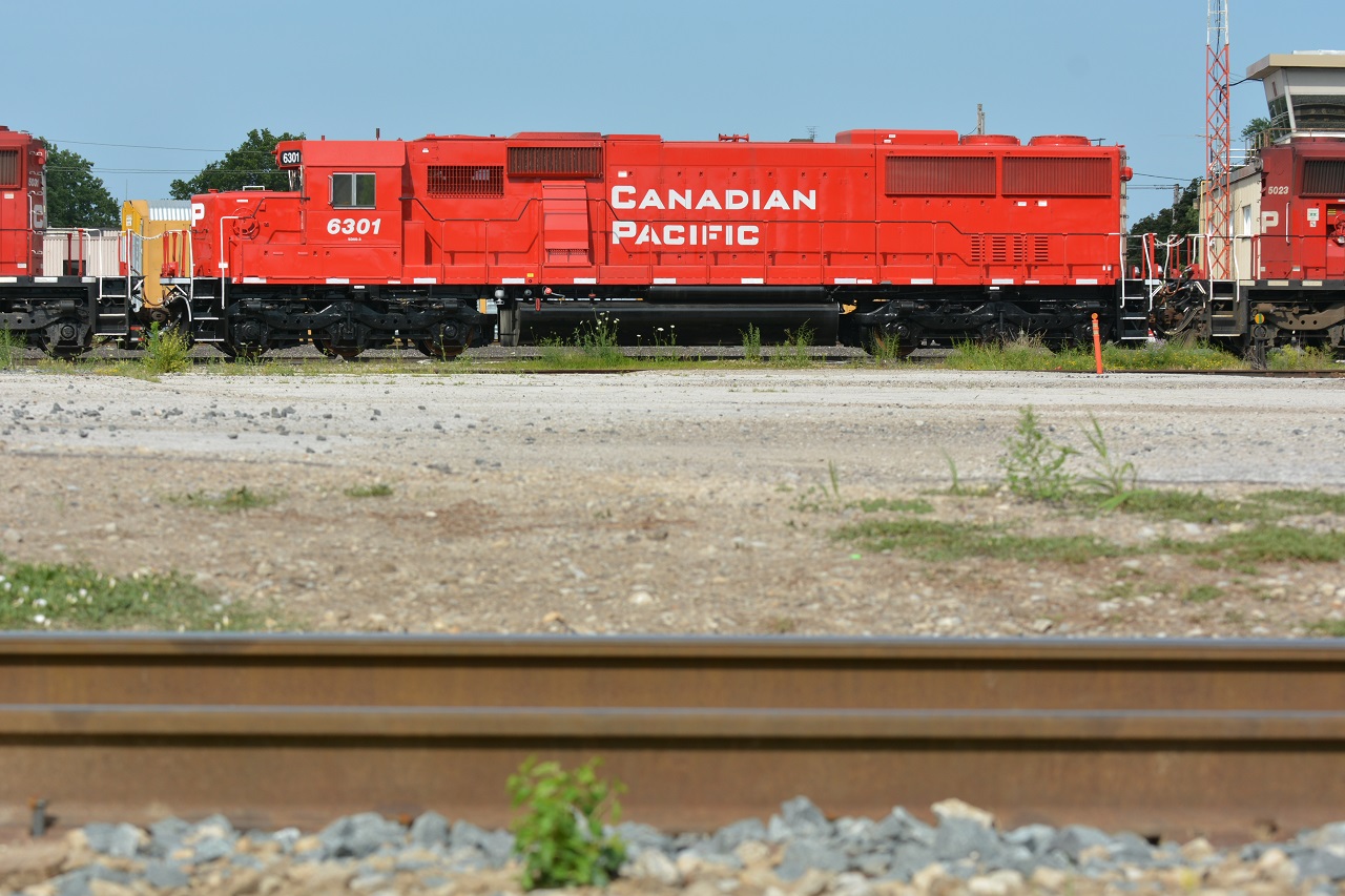 Sitting in Windsor Yard, freshly repainted SOO 6037 now continues servicing the rails as CP 6031 on the T trains
