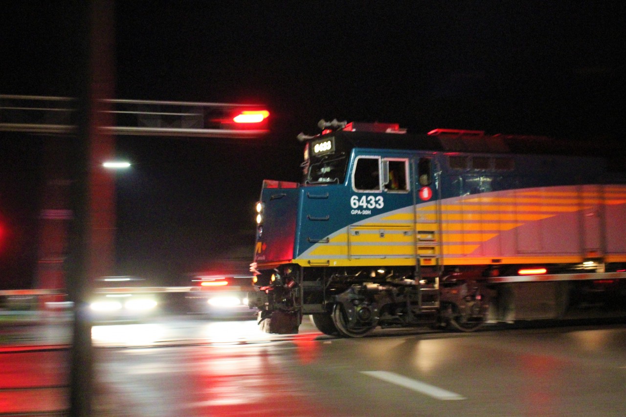 Night pan!
After being delayed for 25 minutes in Glencoe, ON, Via 79 finally pulls into Chatham and arrives at the Via Station, which is just west from here.