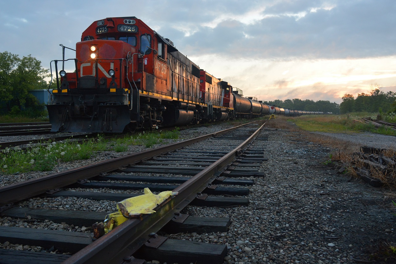Parked for "lunch", CN L584 has just finished interchanging tanks for OSR. Later on in the evening they will pick up the frame cars set off on the Talbot sub and head towards Formet