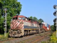 BCOL 4625, and CN 2569 lead Hotshot CN Q14891 29 through Hardy with 138 cars