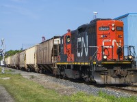 For L514, it is a real treat sometimes when you get to photograph it. As usual, it's main consist is grain cars, as it services the Thompson's mills in Blenheim as well as the Agris silos in Thamesville. Here I was able to catch a late running 514 coming back into Chatham, passing the very recognizable (blue) MSSC plant at St. George Street. It's nice to see a 'local' train have more than the usual 10 cars in tow. 