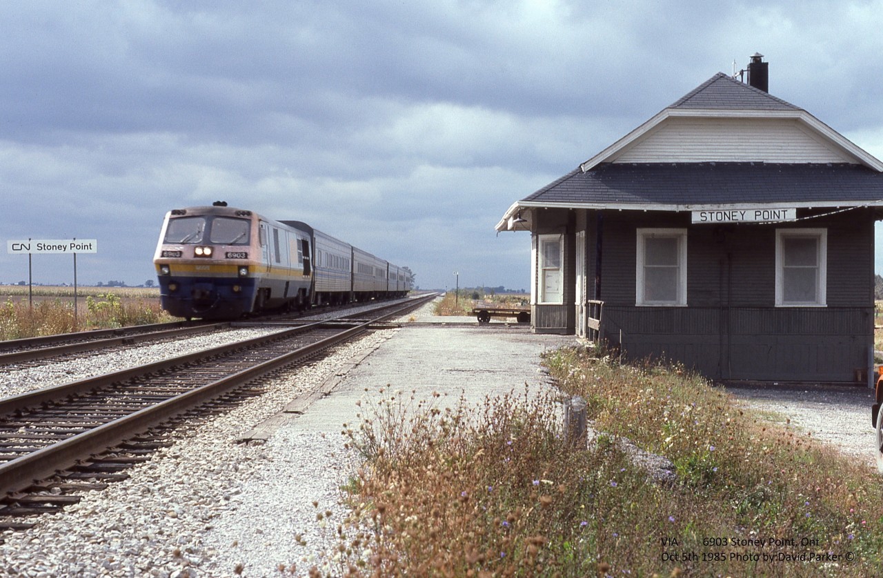 For some reason VIA never understood the concept of LRC locomotives with LRC coaches.