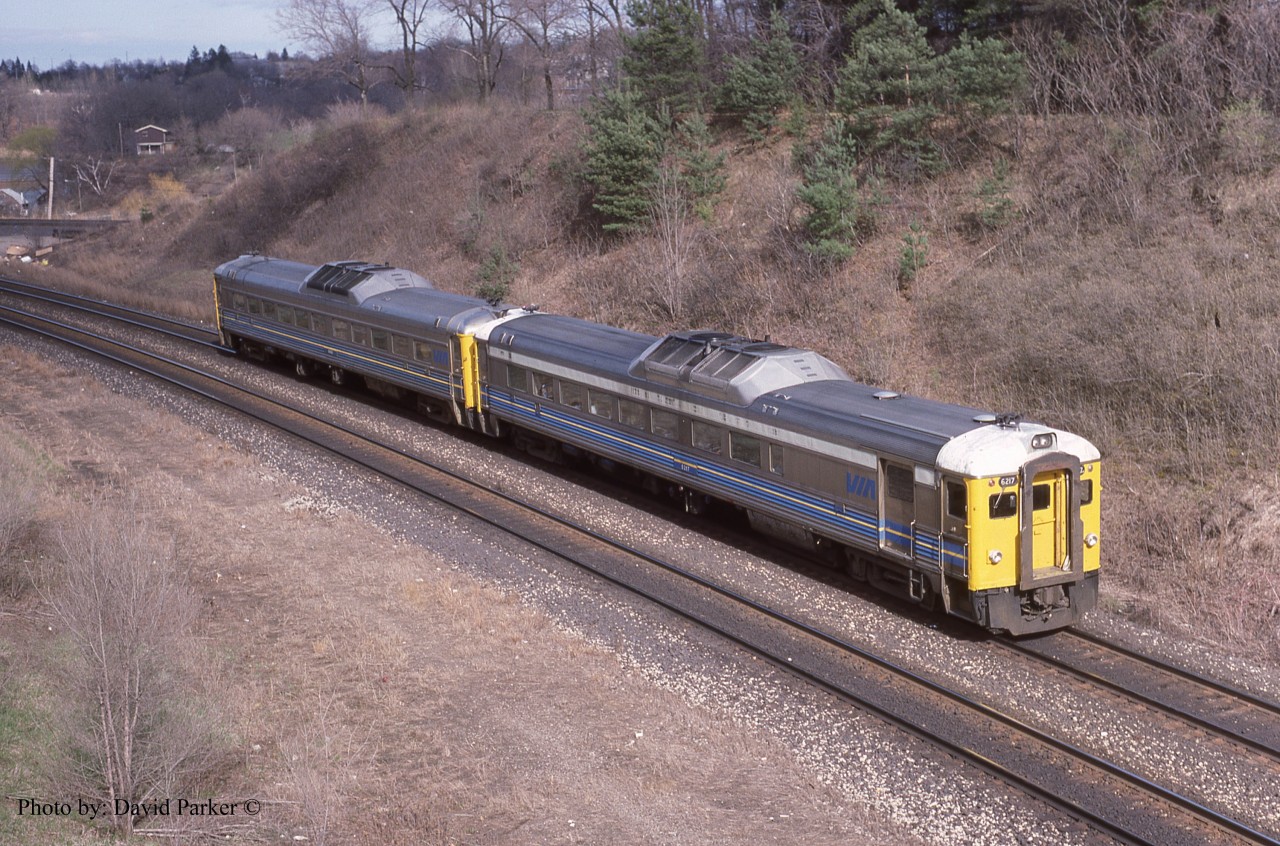 A pair of Budd cars including 6127 bring VIA #686 off the Dundas Sub at Bayview Jct