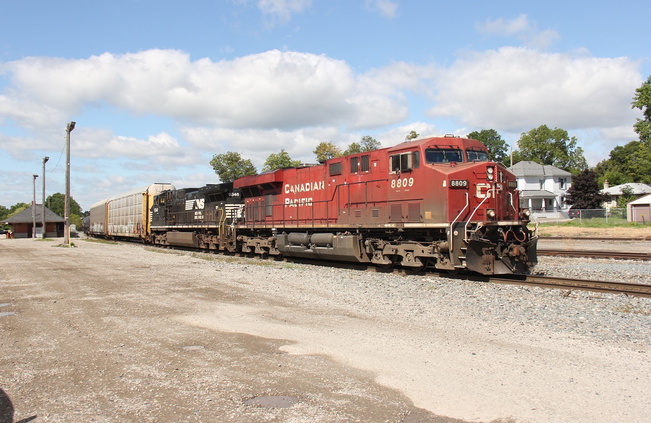 It's been a while since I've been trackside and I think this is the last train I shot (I know, pathetic for you hard-core foamers out there). But here is a shot of a CP eastbound with a clean CP-NS combo for power taken down in the one and only, Galt, Cambridge, Region of Waterloo. Of course, I was in the area for my work, and just missed a shot of a westbound and heard this bad boy on the radio. Great day to take my lunch trackside. Power - CP 8809 and NS 9346.