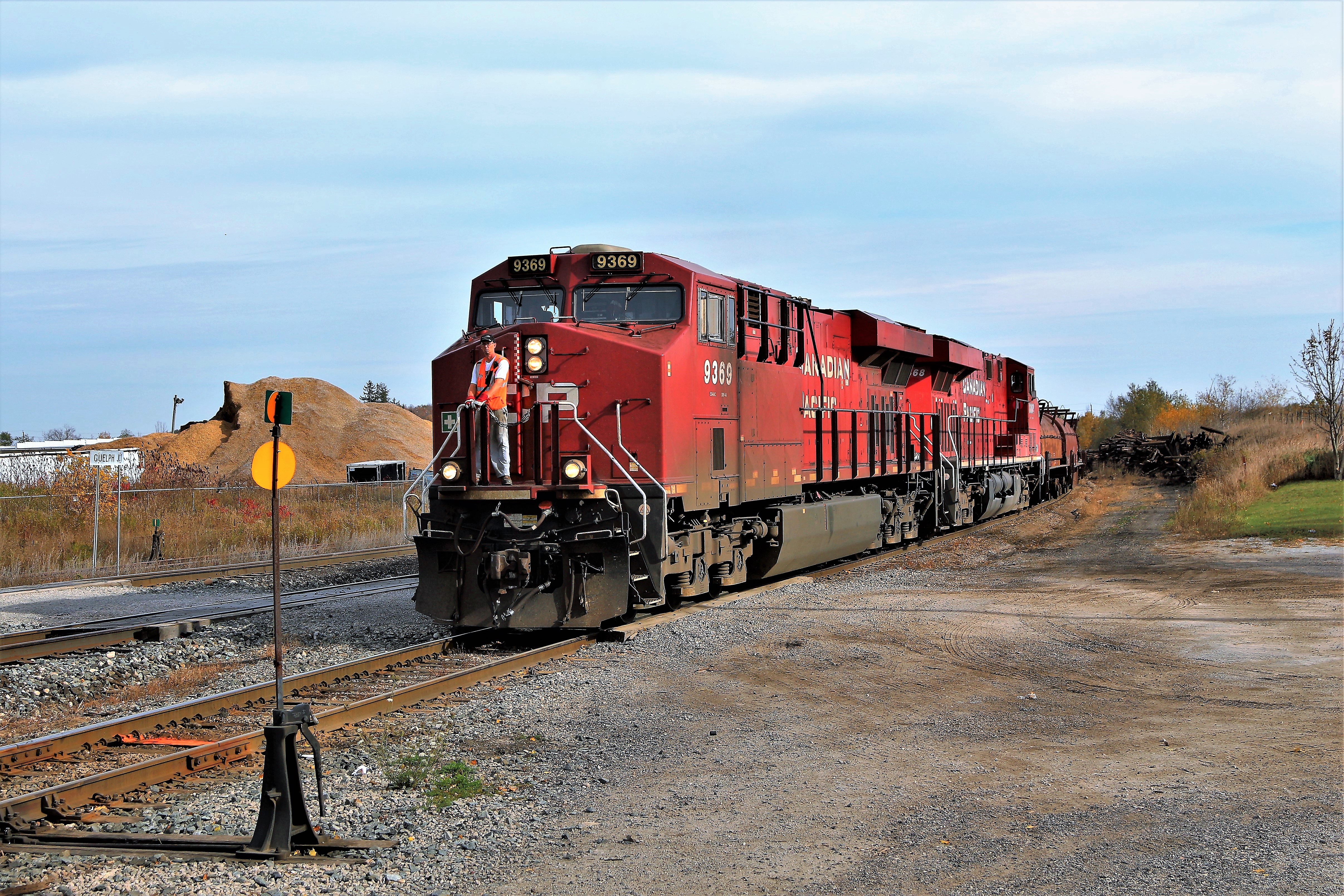 Railpictures.ca BPurdy Photo The conductor of CP 246 rides the nose