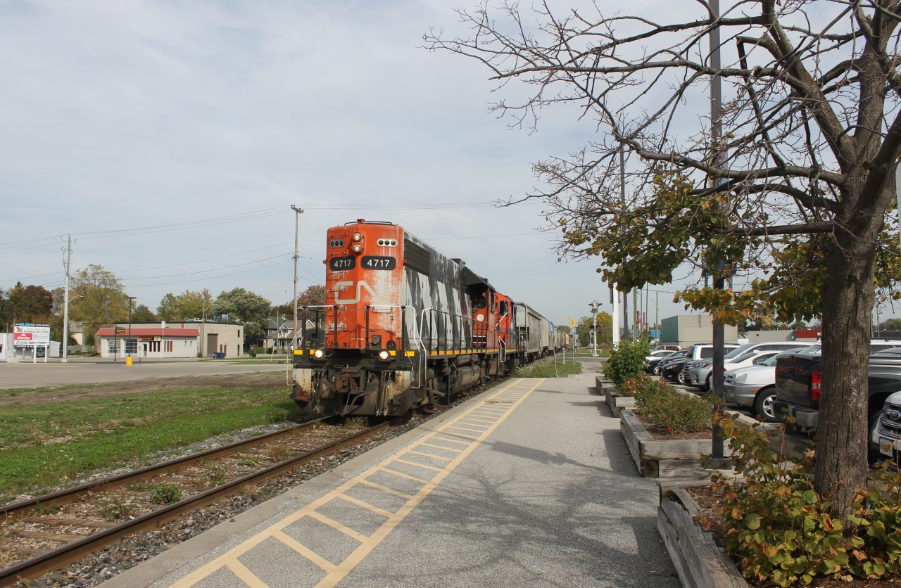 CN 514 is nose to nose today after returning from Thamesville with a string of cars for CN 438 to lift later in the evening.