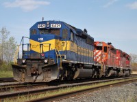 Here we see ICE 6401 with DME 6093 and CP 5966 (5966 is leading) clearing to make a lift in Walkerville Yard on their eastward journey to Toronto. 