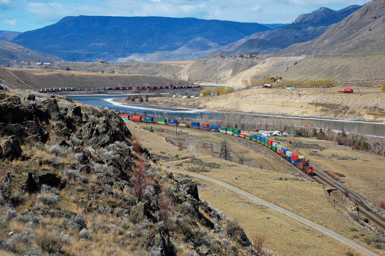 An eastbound Intermodal is winding through the Thompson Valley at Walhachin.