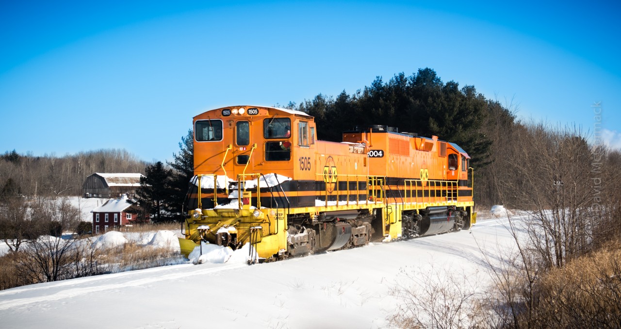 EMD SW1500 in the lead from Thurso to Masson.