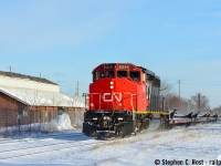 <b>I Lied</b>.  The 421 I shot on Christmas eve that I said could be the <a href=http://www.railpictures.ca/?attachment_id=31647 target=_blank>last train I shoot on CN in 2017</a> and I'd be good to go? Nope. Not even close. The SD40-2 was taken off @ Fort Erie, the balance of power was on 422 this afternoon, and a Windmill train empty from the BPRR at Buffalo had the lone SD for motive power. The motive power gods are smiling on us boyos and I'm grateful. So was the sunshine, so I got my Vitamin D fix. Location of this photo is Birge Park in Hamilton beside the Candy Factory. More to come.